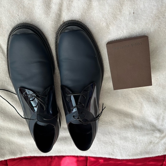 Louis Vuitton shoes used size 10 - Picture 4 of 4